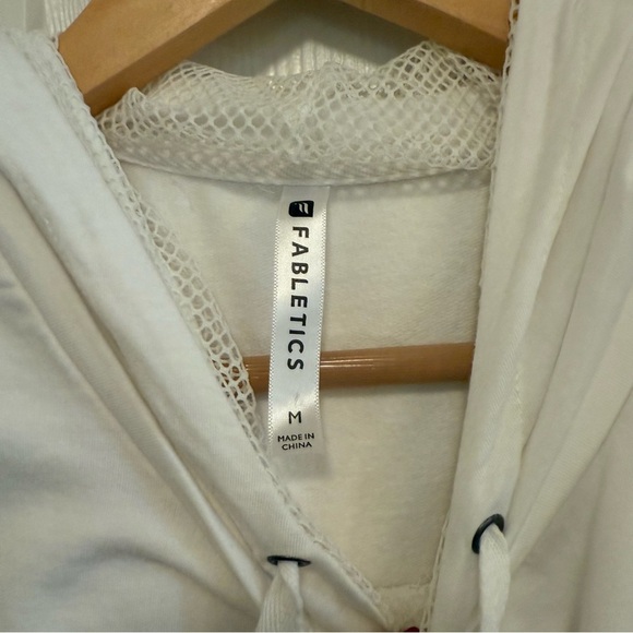 NWOT Fabletics Womens White Oceanside Pullover Short Sleeve Hoodie - Picture 5 of 5